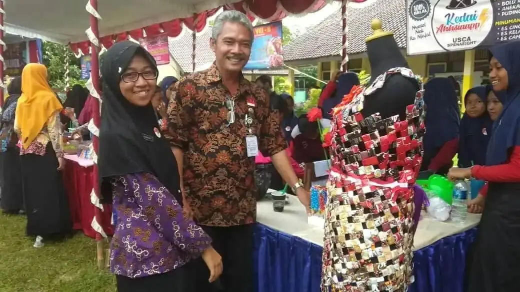 Dengan Dana Mandiri, OSIS SMP Negeri 8 Gelar Expo Kuliner Dengan Dana Mandiri, OSIS SMP Negeri 8 Gelar Expo Kuliner