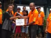 Komunitas Sepeda TCC Perumahan KBN Beri Bantuan Korban Bencana Banjir Komunitas Sepeda TCC Perumahan KBN Beri Bantuan Korban Bencana Banjir