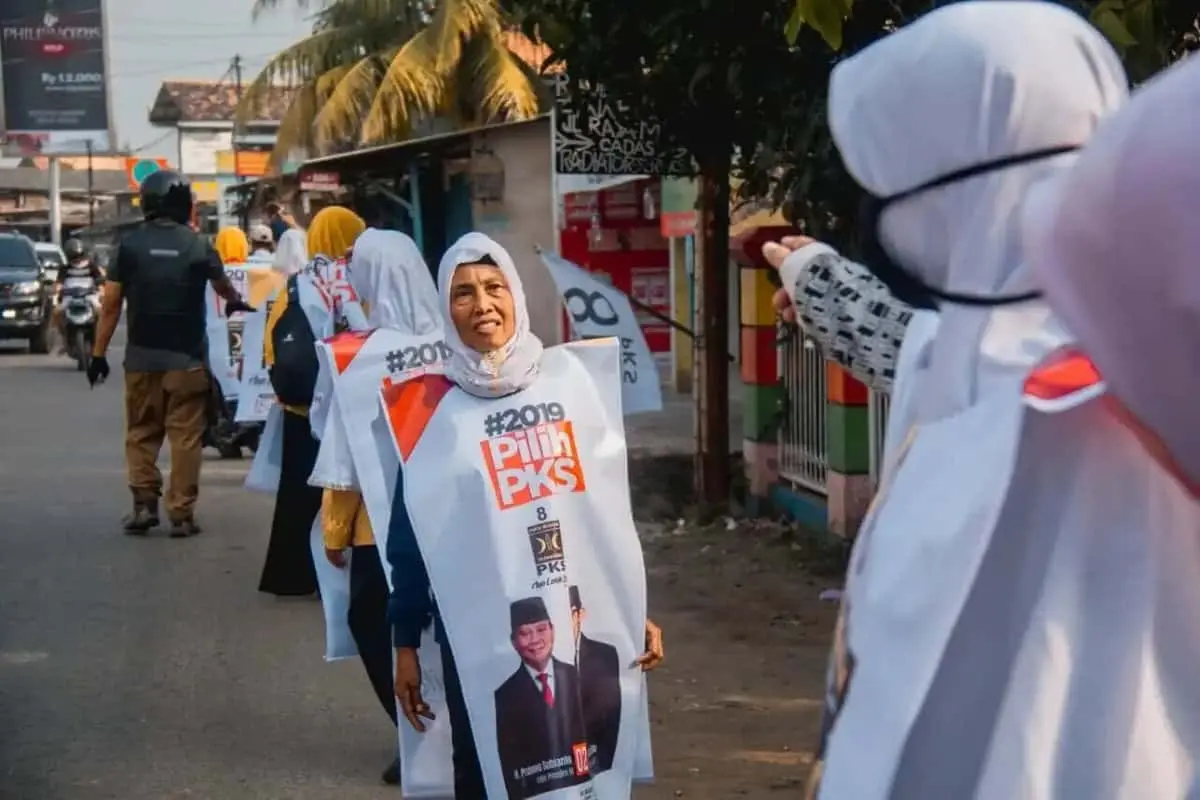 Kampanye Terbuka PKS di Tangerang Pecah! Jalan Raya Cadas - Mauk Memutih Kampanye Terbuka PKS di Tangerang Pecah! Jalan Raya Cadas - Mauk Memutih