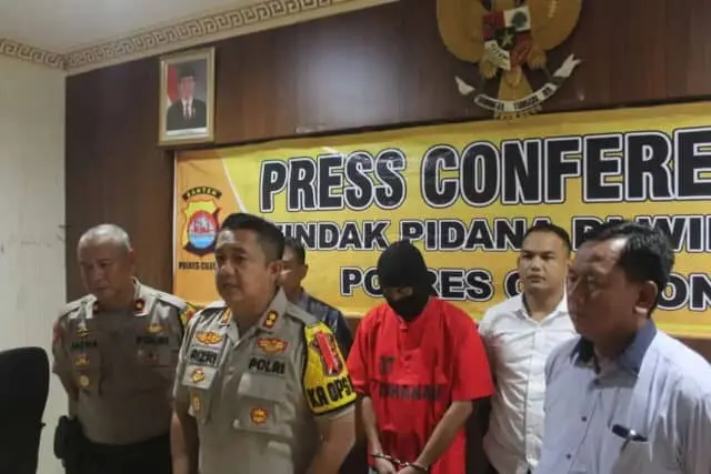 Polres Cilegon Ungkap Motif Pelaku Pembunuhan Istri dan Anak Polres Cilegon Ungkap Motif Pelaku Pembunuhan Istri dan Anak