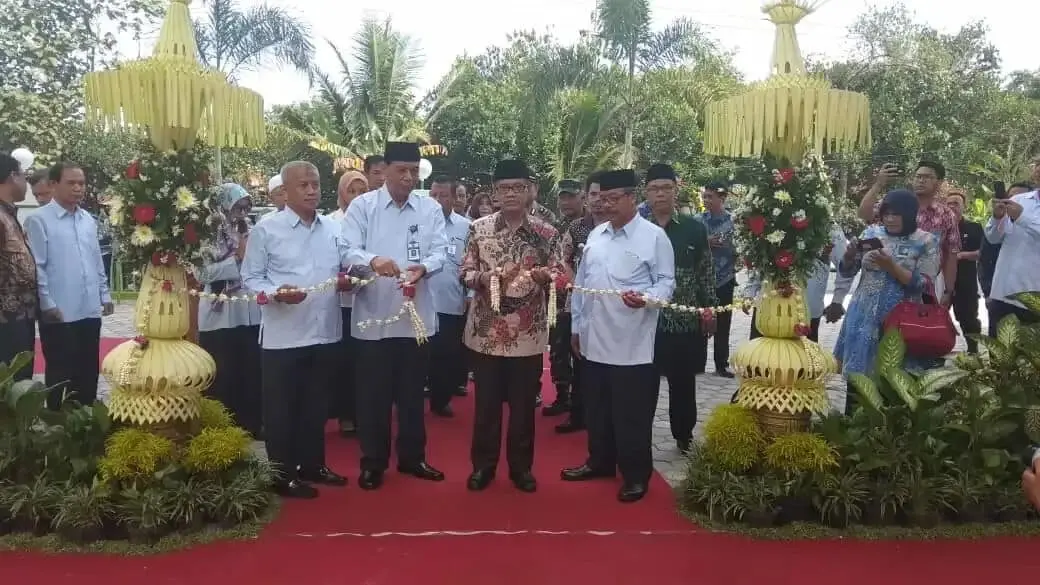 Ketua Umum PP Muhammadiyah Resmikan Gedung Kampus III UMP Ketua Umum PP Muhammadiyah Resmikan Gedung Kampus III UMP