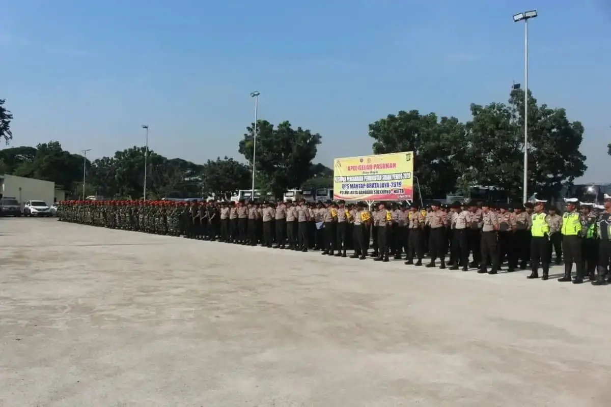 Gelar Apel Pasukan Gabungan, TNI-POLRI Tetap Jaga Komitmen dan Netralitas Pemilu 2019 Gelar Apel Pasukan Gabungan, TNI-POLRI Tetap Jaga Komitmen dan Netralitas Pemilu 2019