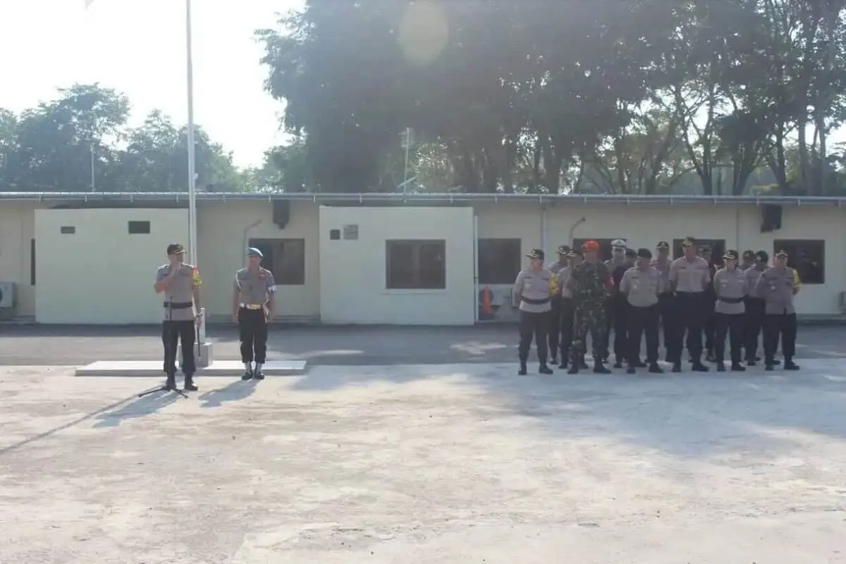Gelar Apel Pasukan Gabungan, TNI-POLRI Tetap Jaga Komitmen dan Netralitas Pemilu 2019 Gelar Apel Pasukan Gabungan, TNI-POLRI Tetap Jaga Komitmen dan Netralitas Pemilu 2019