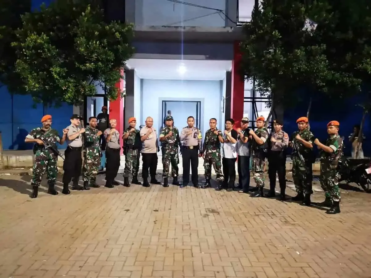 Kapolsek Neglasari Pimpin Langsung Pengamanan Kota Suara Hasil Pemilu Serentak 2019 Kapolsek Neglasari Pimpin Langsung Pengamanan Kota Suara Hasil Pemilu Serentak 2019