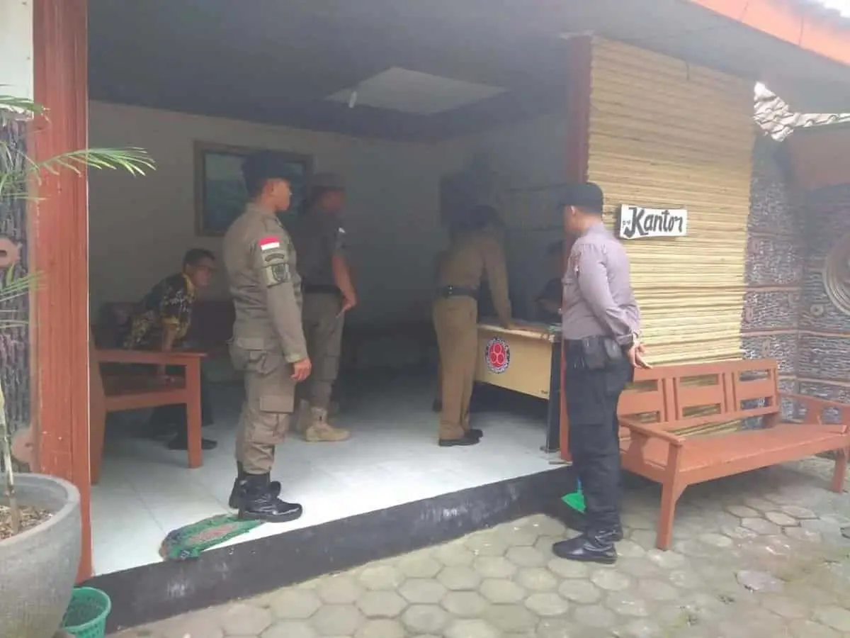 Terjaring Operasi Pekat, 10 Pasangan Selingkuh Dibawa Ke Polsek Borobudur