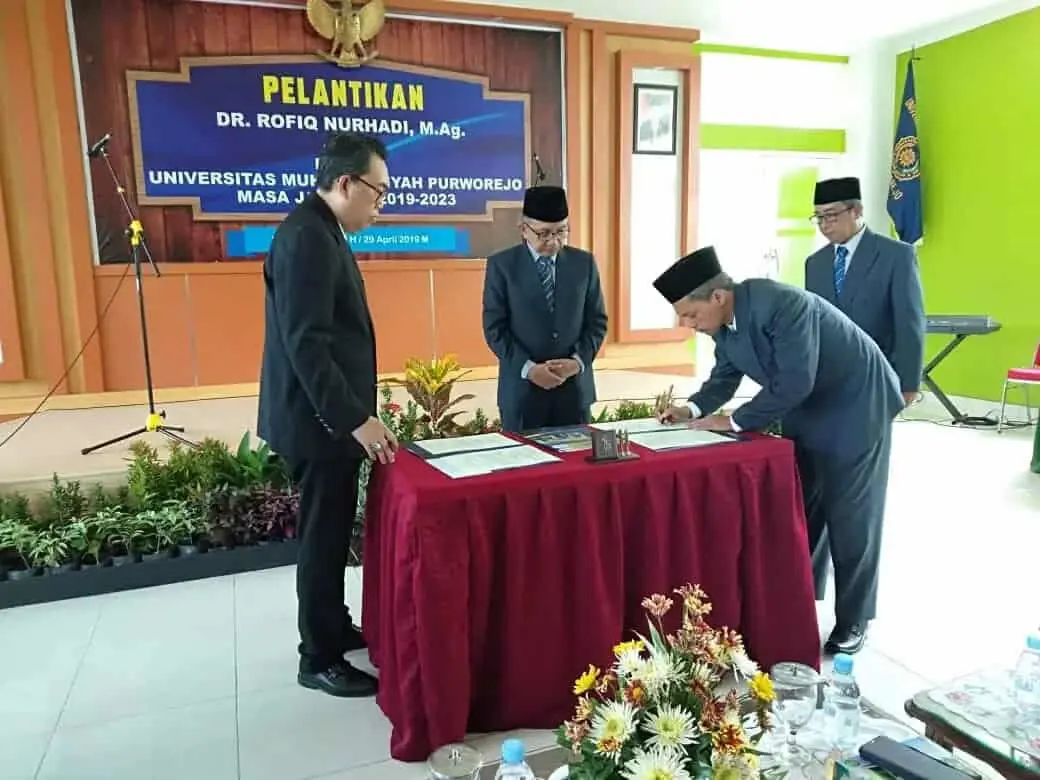 Dr. Rofiq Nurhadi, M.Ag Rektor Universitas Muhammadiyah Purworejo (UMP) Yang Baru Dr. Rofiq Nurhadi, M.Ag Rektor Universitas Muhammadiyah Purworejo (UMP) Yang Baru