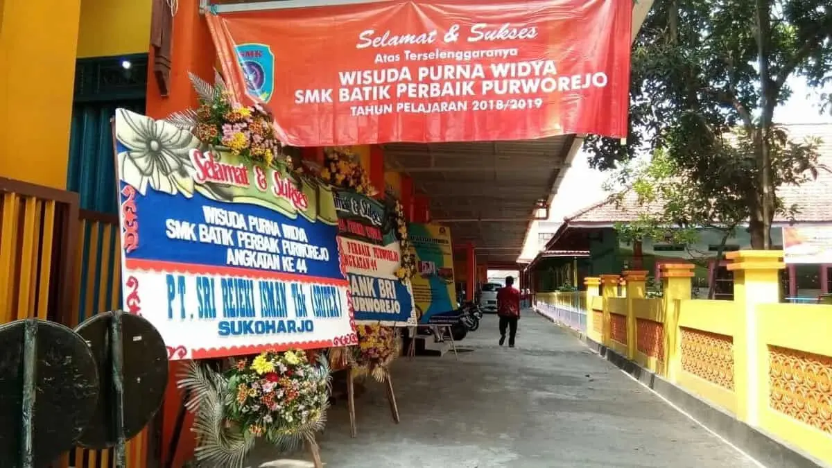 SMK Batik Perbaik Gelar Wisuda Purna Widya tahun ajaran 2018-2019 SMK Batik Perbaik Gelar Wisuda Purna Widya tahun ajaran 2018-2019