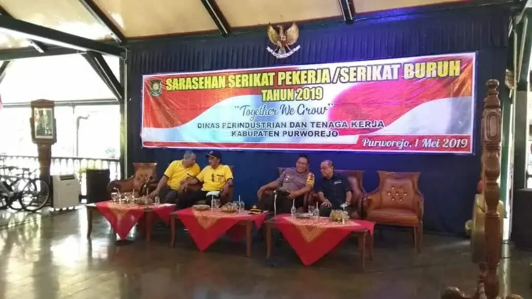 Ratusan Buruh Turun ke Jalan Peringati May Day