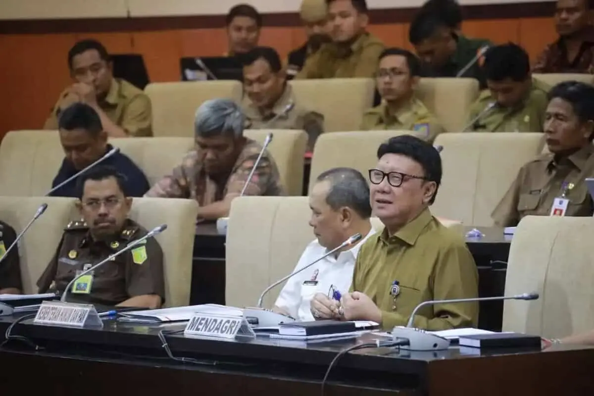 Mendagri Sampaikan Evaluasi Pemilu 2019 dalam Raker di DPD RI
