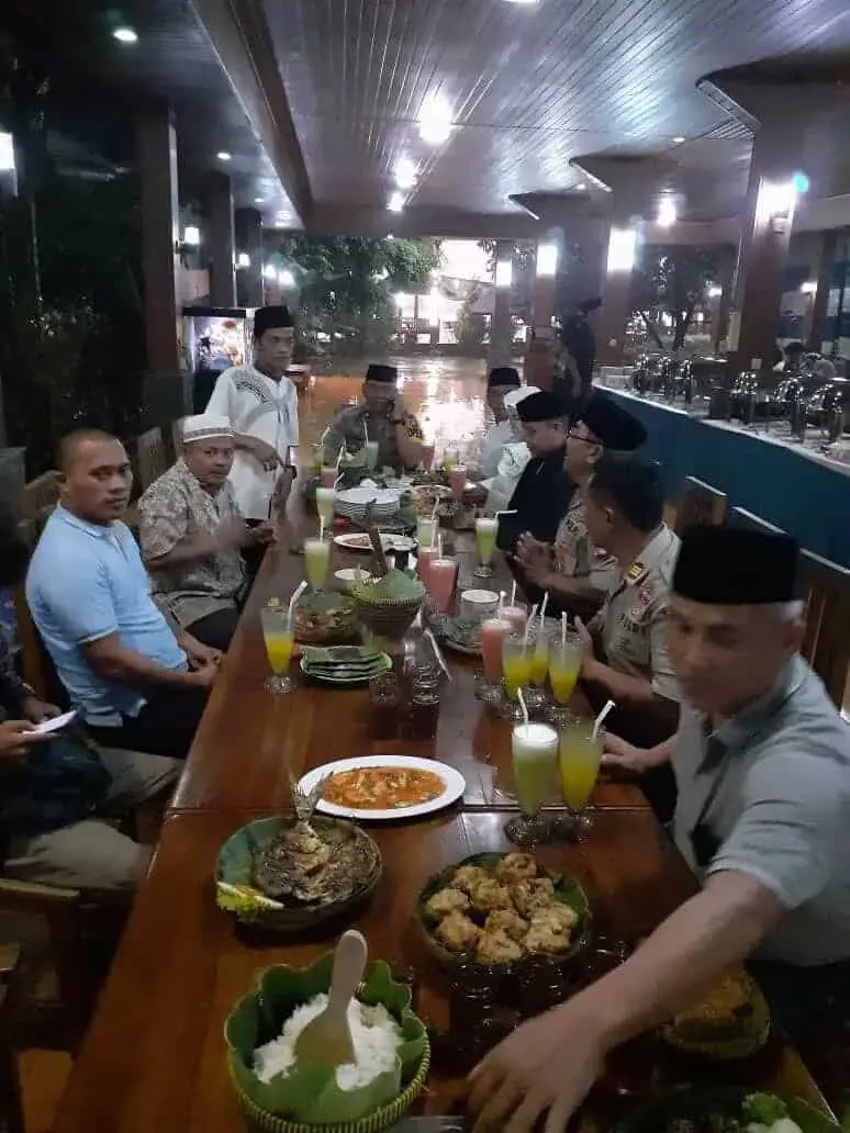 Polsek Cipondoh Gelar Bukber Dengan Seluruh Elemen Masyarakat