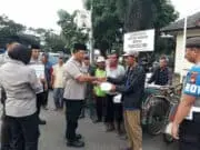 Ramadhan Berbagi, Kapolsek Benda Berikan Takjil dan Nasi kotak