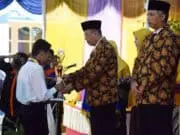 Ratusan Siswa SMK PN–PN 2 Purworejo Diwisuda, “Siswa Peraih Nilai 100 Dapat Penghargaan” Ratusan Siswa SMK PN–PN 2 Purworejo Diwisuda, "Siswa Peraih Nilai 100 Dapat Penghargaan"