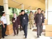 Sidak Pelayanan Di RSUD Balaraja, Bupati Berbagi Parsel Kepada Pasien Sidak Pelayanan Di RSUD Balaraja, Bupati Berbagi Parsel Kepada Pasien