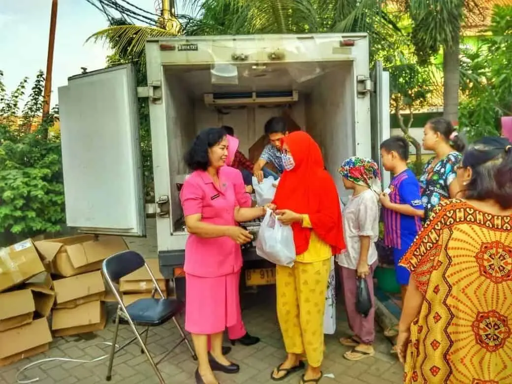 Polsek Neglasari Gelar Bazaar Daging Murah