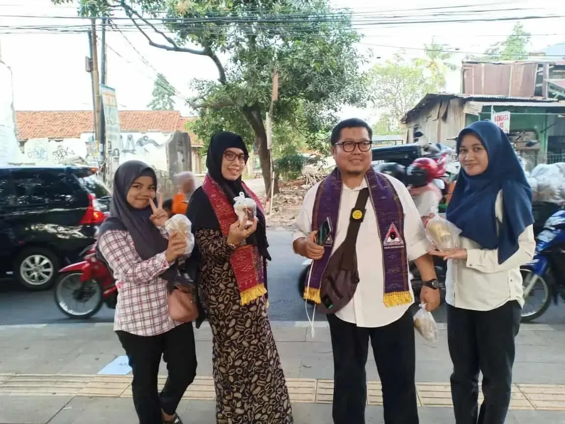 Bagi 1000 Takjil. Ketua PMB Tangsel Bukti Keharmonisan Ormas