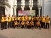 Polsek Cipondoh Bhakti Sosial Bersihkan Masjid Dalam Rangka HUT Bhayangkara ke-73