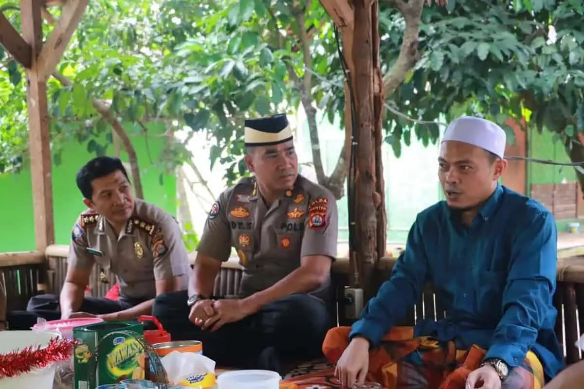 Pimpinan Ponpes Nailul Amanah, Menolak Keras Ajakan Pihak lain untuk buat Kerusuhan Sidang MK Pimpinan Ponpes Nailul Amanah, Menolak Keras Ajakan Pihak lain untuk buat Kerusuhan Sidang MK