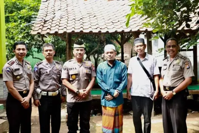 Pimpinan Ponpes Nailul Amanah, Menolak Keras Ajakan Pihak lain untuk buat Kerusuhan Sidang MK Pimpinan Ponpes Nailul Amanah, Menolak Keras Ajakan Pihak lain untuk buat Kerusuhan Sidang MK