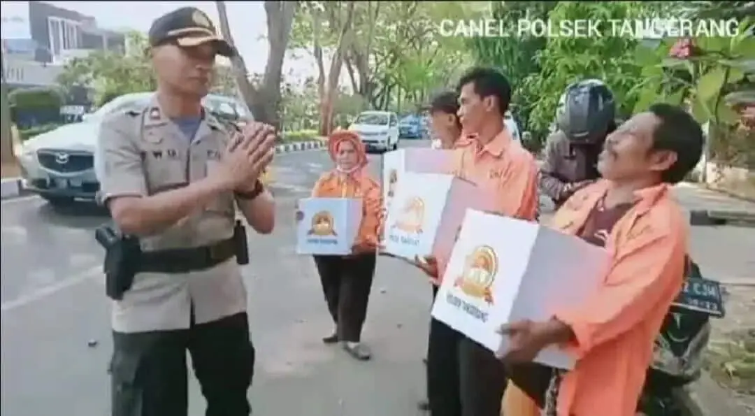 HUT Bhayangkara Ke 73, Polsek Tangerang Berikan Sembako & Pengobatan Gratis ke Masyarakat