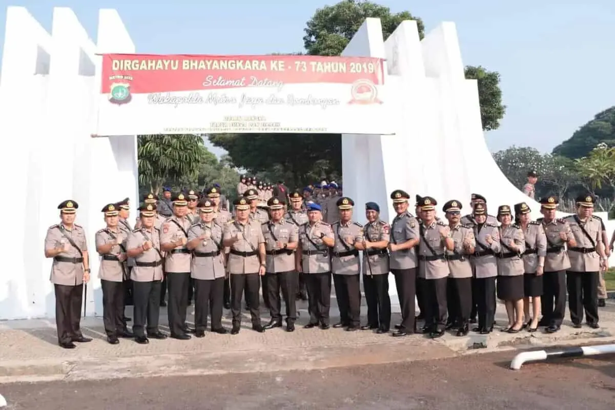 Dalam Rangka Hut Bhayangkara Ke73, Wakapolda Metro Jaya Pimpin Upacara Tabur Bunga