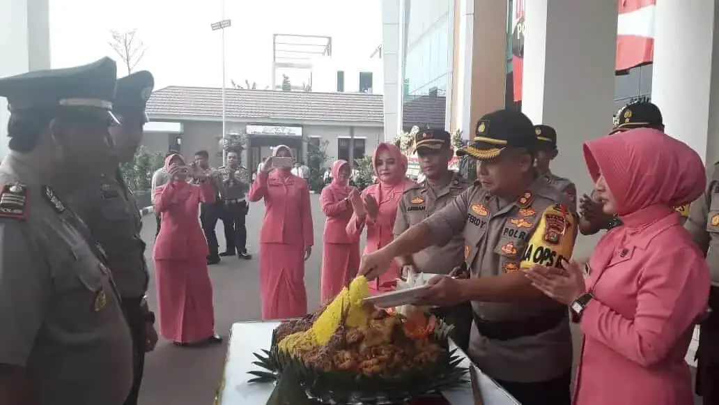 Hari Yang Istimewa HUT Bhayangkara ke 73, 70 Perwira Polri Polres Tangsel Naik Pangkat dan 15 Purna Bakti