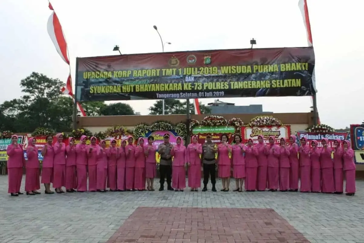 Hari Yang Istimewa HUT Bhayangkara ke 73, 70 Perwira Polri Polres Tangsel Naik Pangkat dan 15 Purna Bakti Hari Yang Istimewa HUT Bhayangkara ke 73, 70 Perwira Polri Polres Tangsel Naik Pangkat dan 15 Purna Bakti
