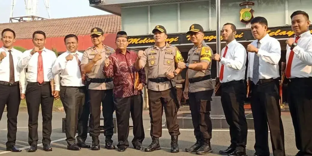 Polsek Cipondoh Raih Juara Pertama Lomba Poskamling Tingkat PMJ Polsek Cipondoh Raih Juara Pertama Lomba Poskamling Tingkat PMJ