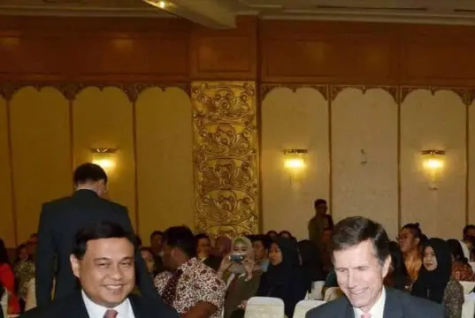Arah Kebijakan Luar Negeri Jokowi-Ma’ruf Oleh Aat Surya Safaat Arah Kebijakan Luar Negeri Jokowi-Ma'ruf Oleh Aat Surya Safaat