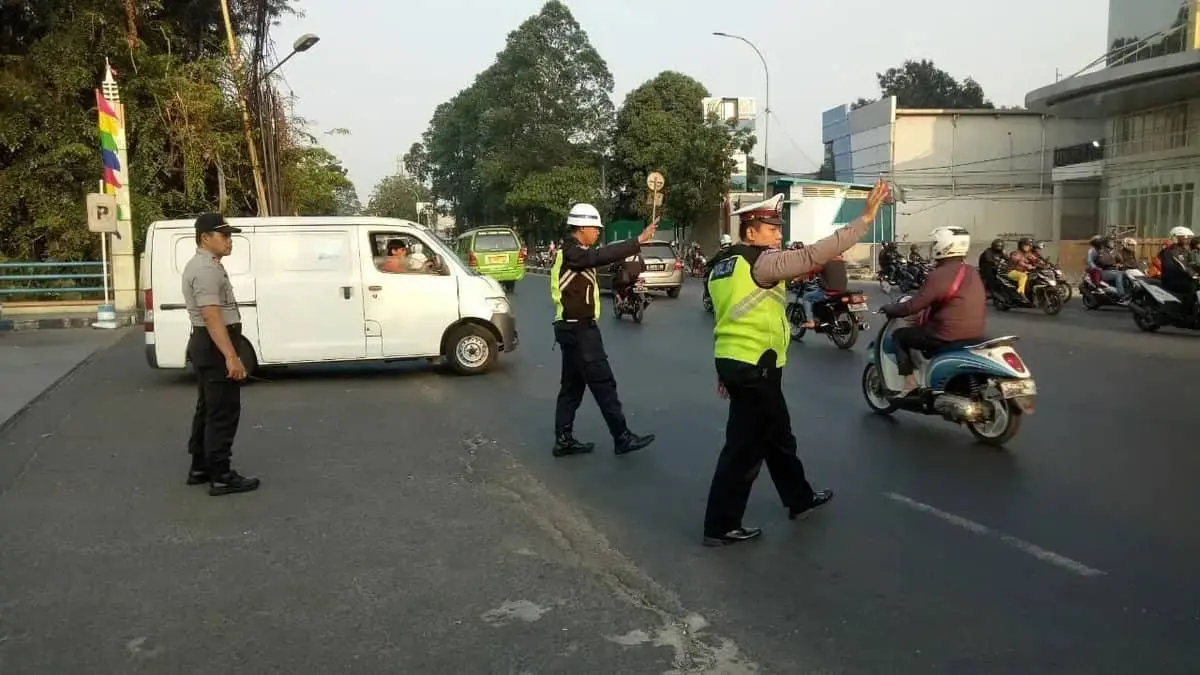 Cegah Kemacetan, Kepolisian Sektor Batu Ceper Laksanakan Gatur Lalin