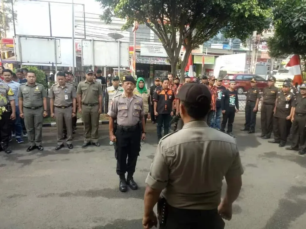 Polsek Cipondoh Gelar Apel Pengamanan Malam Takbiran Polsek Cipondoh Gelar Apel Pengamanan Malam Takbiran