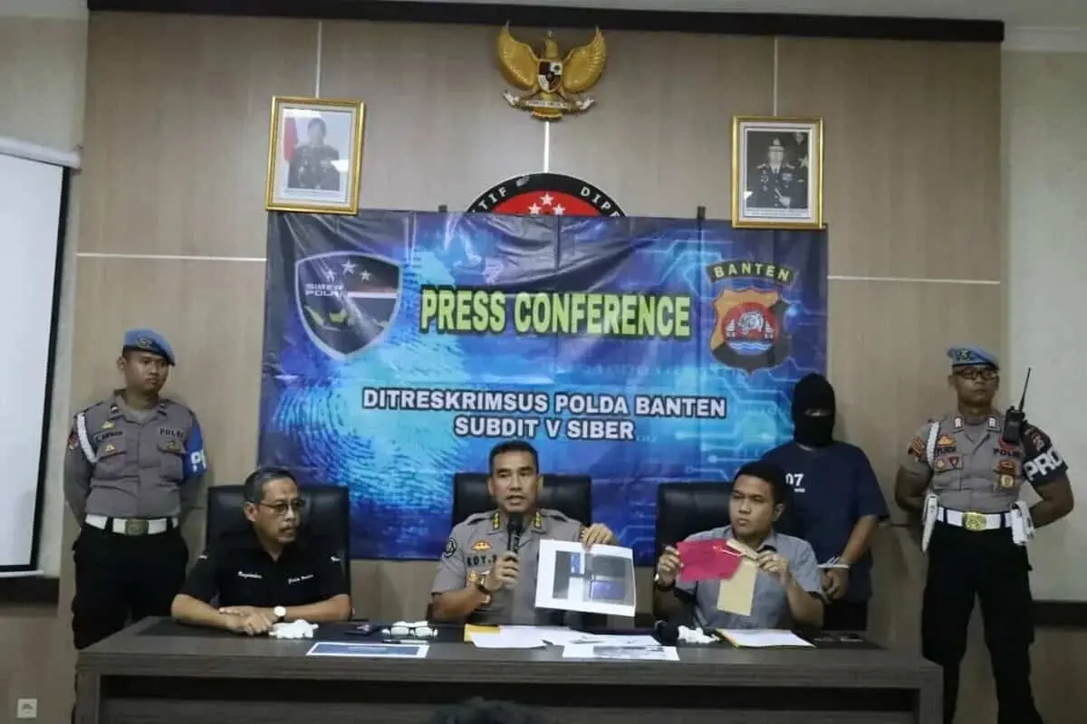 Palsukan Akun Facebook Briptu Tri Sutrisno, Pria Ini Diringkus Polisi Palsukan Akun Facebook Briptu Tri Sutrisno, Pria Ini Diringkus Polisi