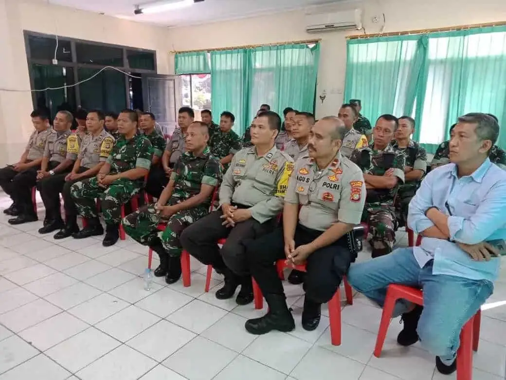 Sinergitas TNI-POLRI, Kapolsek Jatiuwung Gelar Tatap Muka Dengan Danramil 06/JTU Sinergitas TNI-POLRI, Kapolsek Jatiuwung Gelar Tatap Muka Dengan Danramil 06/JTU