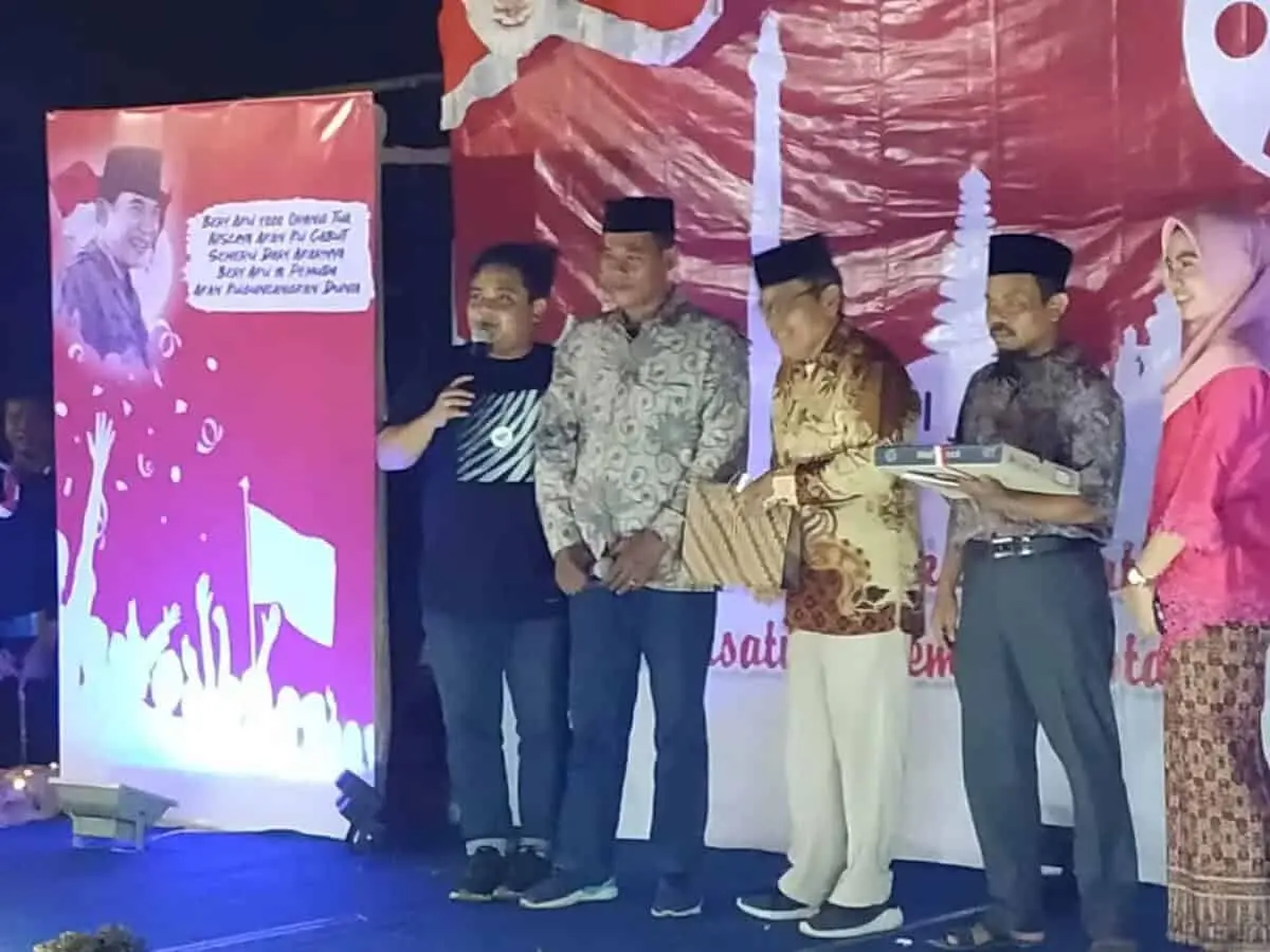 Malam Puncak Hut RI Ke 74, Warga Kampung Binong RT 02,Gelar Berbagai Macam Pentas Seni