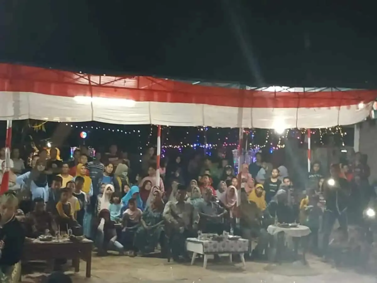 Malam Puncak Hut RI Ke 74, Warga Kampung Binong RT 02,Gelar Berbagai Macam Pentas Seni
