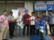 Sampaikan Pesan Kamtibmas,Kapolsubsektor Palem Semi Hadiri Pembagian Hadiah Team Grand Prize FIF Group
