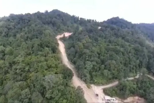 Bangun Infrastruktur "Negeri di Atas Awan"
