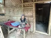 Tinggal Digubuk Reot, Nenek Renta Asal Cisoka Butuh Perhatian Pemkab Tangerang