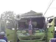 Warga Teluknaga Amuk Truk Tanah