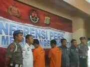 Sempat Kabur ke Pulau Untung Jawa, Dua Pelaku Penyiraman Air Keras terhadap Ustazd Berhasil Dibekuk Polisi Sempat Kabur ke Pulau Untung Jawa, Dua Pelaku Penyiraman Air Keras terhadap Ustazd Berhasil Dibekuk Polisi