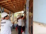 Ratusan Relawan Muda Perbaiki Rumah Warga