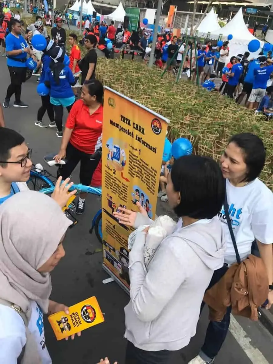 Humas Polri Informasikan Tentang UU Keterbukaan Publik di Car Free Day Humas Polri Informasikan Tentang UU Keterbukaan Publik di Car Free Day