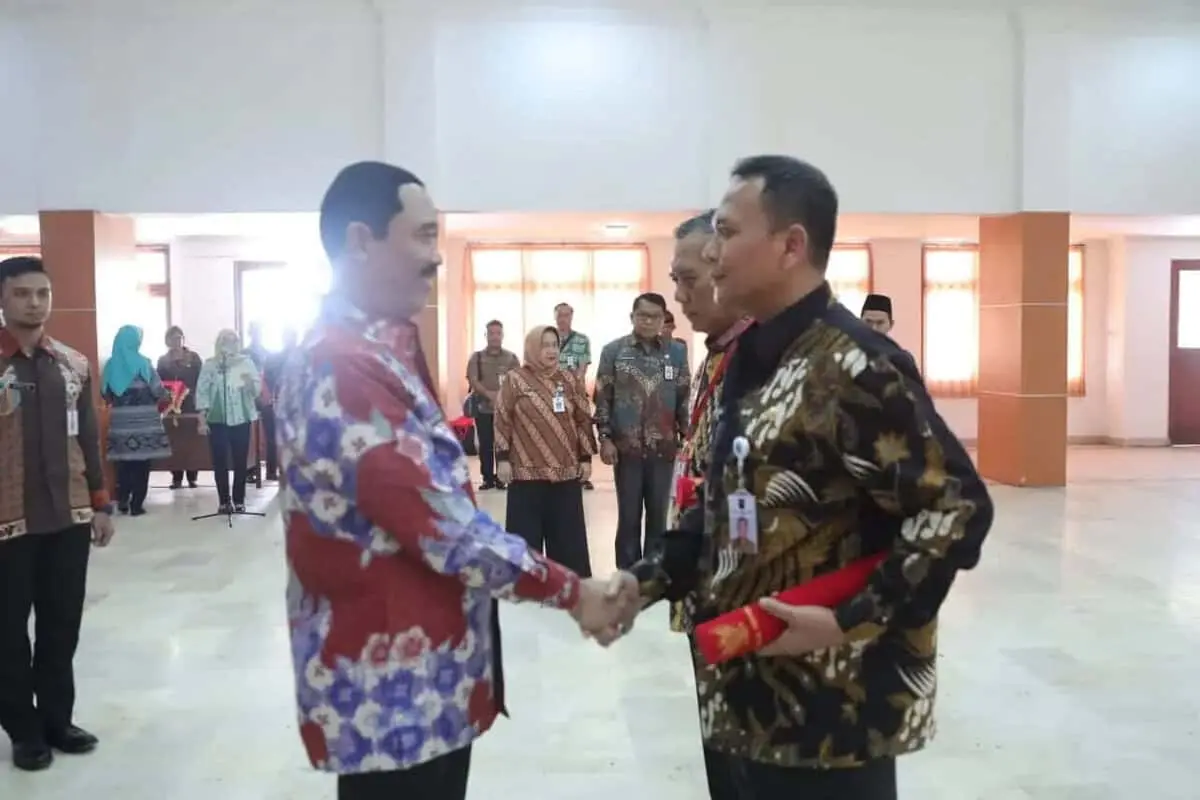 Pelantikan Pejabat Fungsional Akademik Kepala LPM dan Direktur IPDN Kampus Sumatera Barat