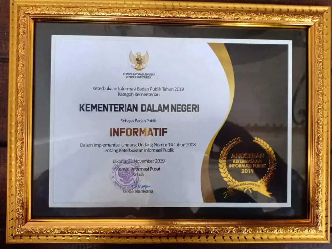 Kemendagri Raih Penganugerahan Keterbukaan Informasi Badan Publik Kategori Informatif