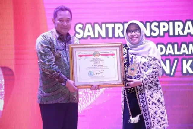 Plt. Dirjen Politik dan PUM: Santri adalah Tiang Negara Plt. Dirjen Politik dan PUM: Santri adalah Tiang Negara
