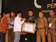 Wabup Tangerang,Terima Penghargaan PID