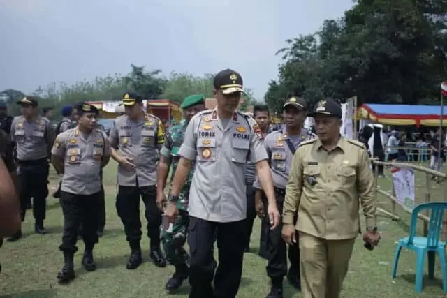 Wakapolda Banten Pastikan Tahap Pungut Suara dan Penghitungan Pilkades Berjalan Kondusif Wakapolda Banten Pastikan Tahap Pungut Suara dan Penghitungan Pilkades Berjalan Kondusif