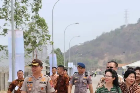 Kapolda Banten dan Pangdam III Siliwangi, Sambut Kunjungan Presiden RI di Cilegon Kapolda Banten dan Pangdam III Siliwangi, Sambut Kunjungan Presiden RI di Cilegon