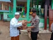 Pasca Banjir dan Longsor, Kapolres Lebak Berikan Bantuan Kepada korban Pasca Banjir dan Longsor, Kapolres Lebak Berikan Bantuan Kepada korban