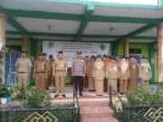 Kapolsek Curug Himbau Siswa SMPN I Tekun Belajar dan Tidak Tawuran Kapolsek Curug Himbau Siswa SMPN I Tekun Belajar dan Tidak Tawuran
