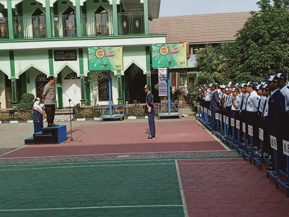 Kapolsek Curug Himbau Siswa SMPN I Tekun Belajar dan Tidak Tawuran
